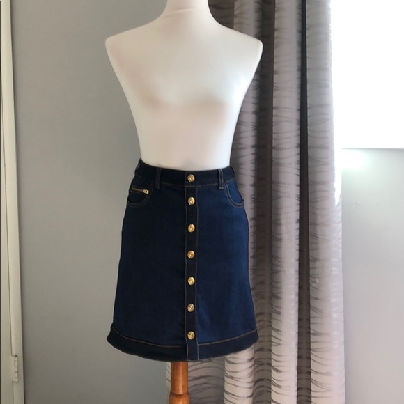 Like new button down jean skirt - Picture 2 of 6